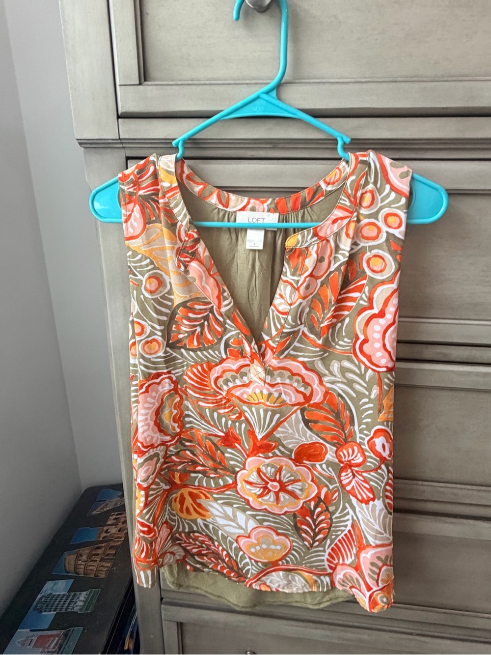 LOFT Sleeveless V-Neck Floral Tank in Orange, Pink & Tan